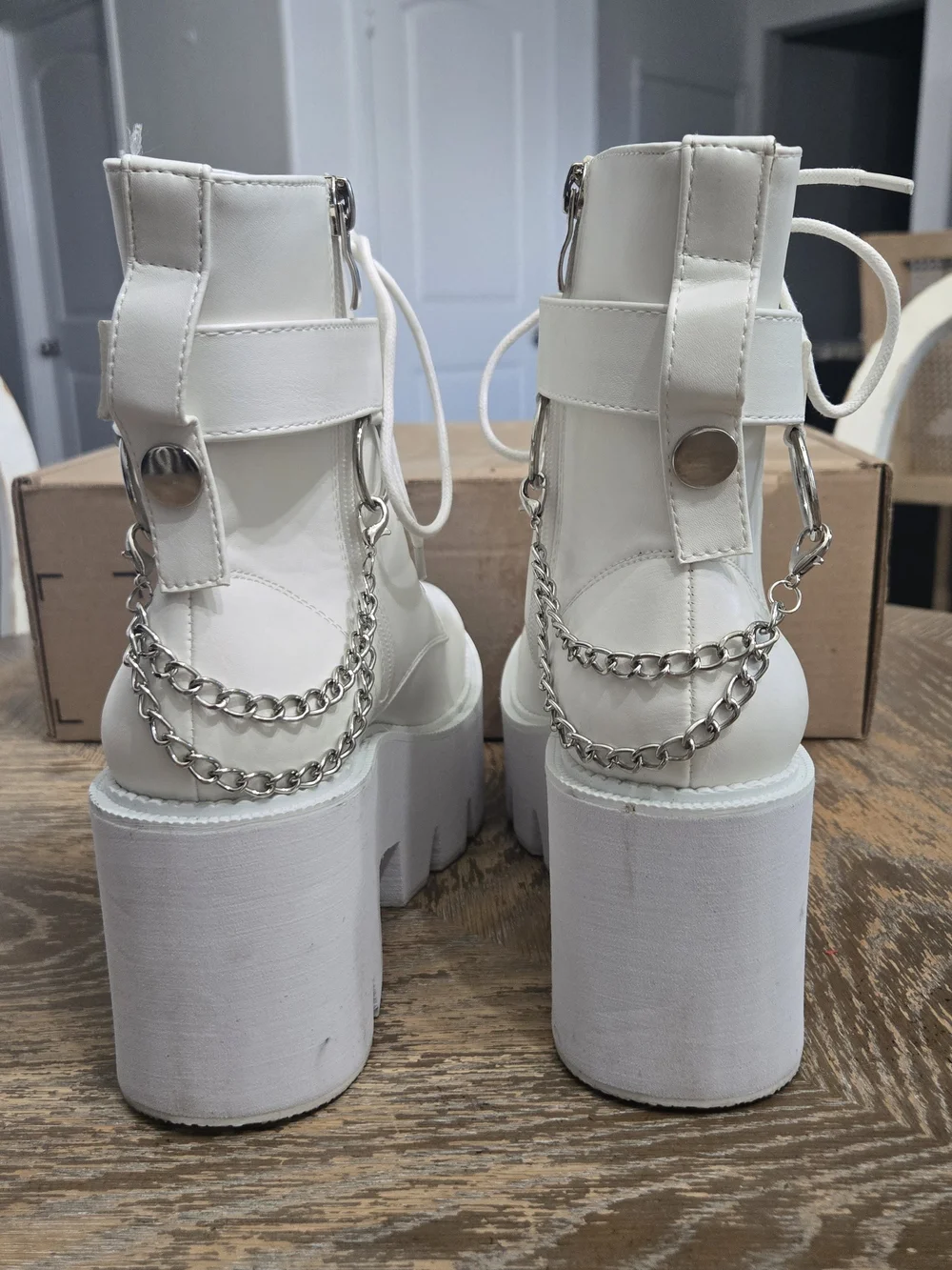 White Chunky Platform Combat Boots Silver Chain Detail Women’s Size 8